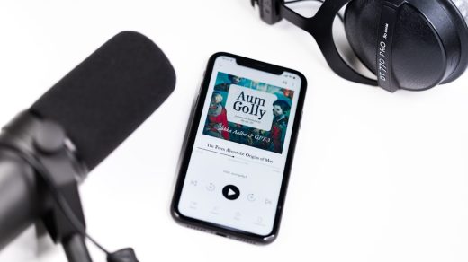 Photo podcast subscriptions earnings