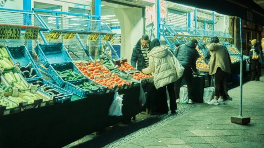 Photo secondary market